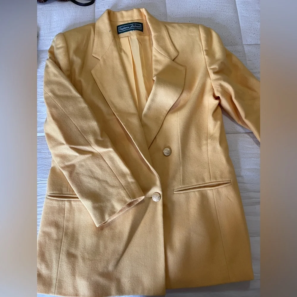 Vintage women butter‎ yellow Blazer size 10